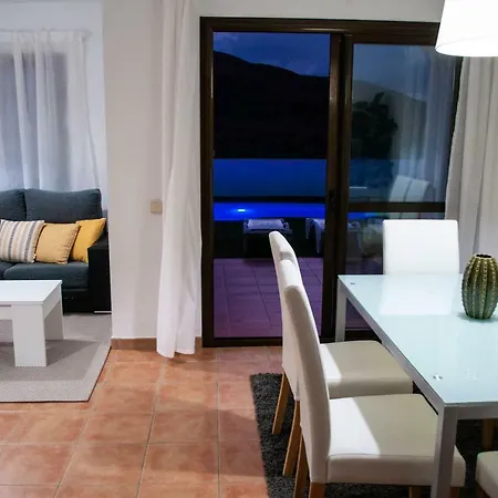 Private Pool & Solarium Big Bungalow In Feriehus Corralejo